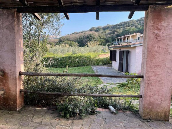casa indipendente in vendita a Lonato del Garda in zona Lido