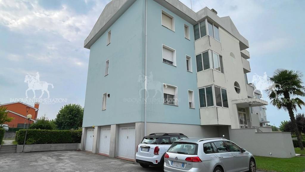appartamento in vendita a Lonato del Garda in zona Lido