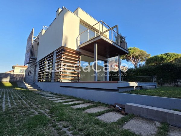 casa indipendente in vendita a Lonato del Garda in zona Lido