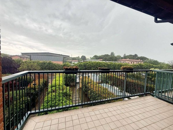 casa indipendente in vendita a Lonato del Garda in zona Malocco