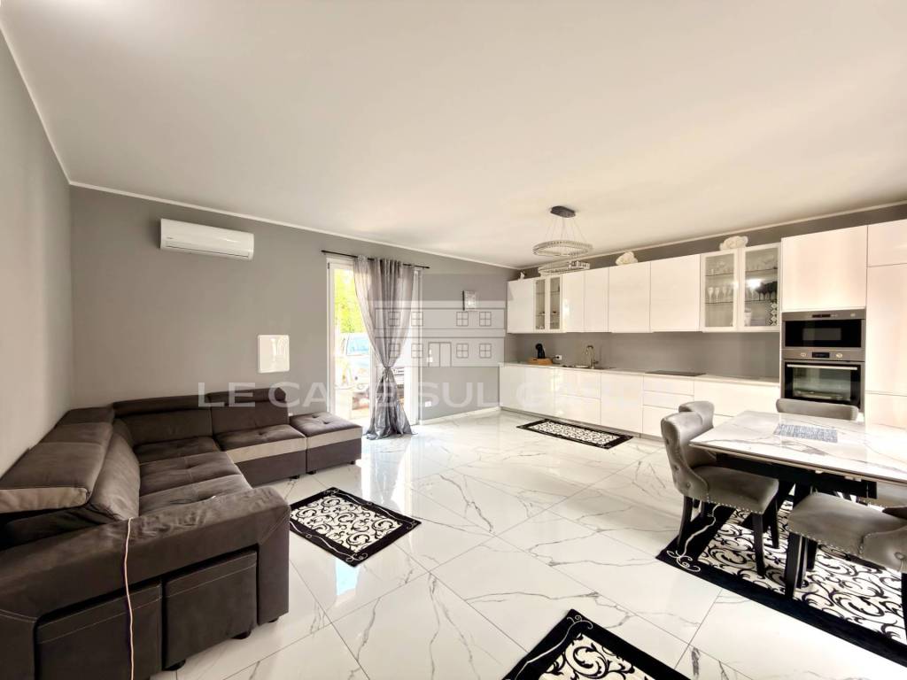 casa indipendente in vendita a Lonato del Garda