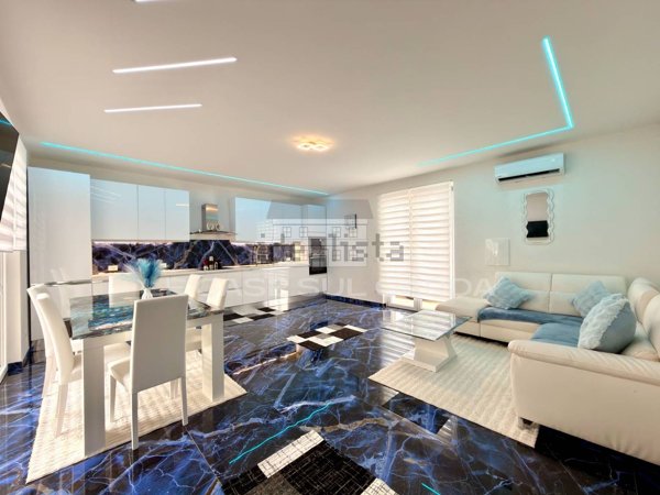 casa indipendente in vendita a Lonato del Garda