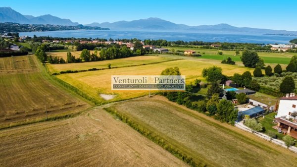 terreno agricolo in vendita a Lonato del Garda in zona Maguzzano