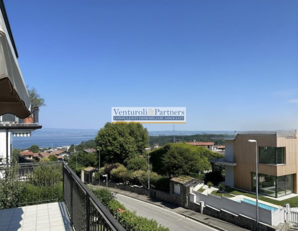 casa indipendente in vendita a Lonato del Garda in zona Barcuzzi