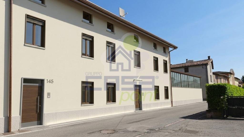 appartamento in vendita a Lonato del Garda in zona Centenaro