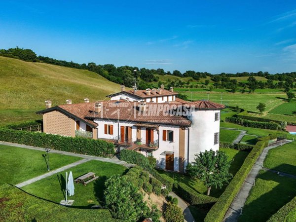 appartamento in vendita a Lonato del Garda in zona Castel Venzago