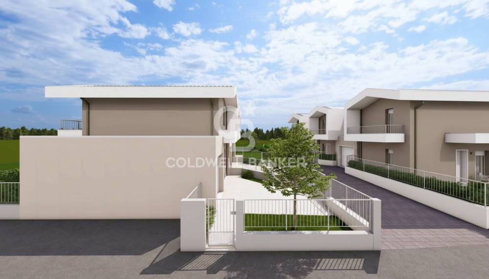 casa indipendente in vendita a Lonato del Garda in zona Sedena