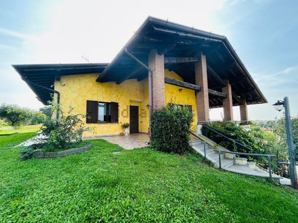 casa indipendente in vendita a Lonato del Garda