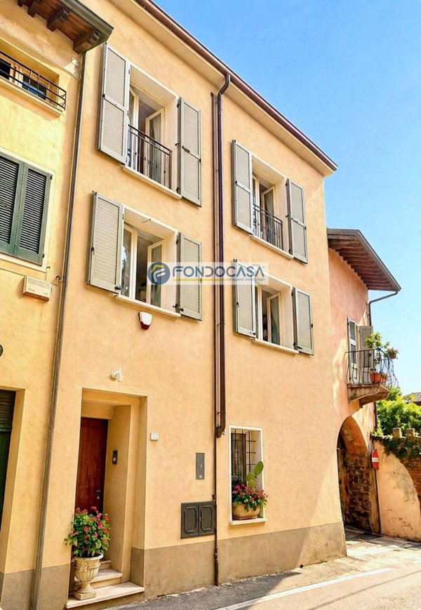 casa indipendente in vendita a Lonato del Garda in zona Lido