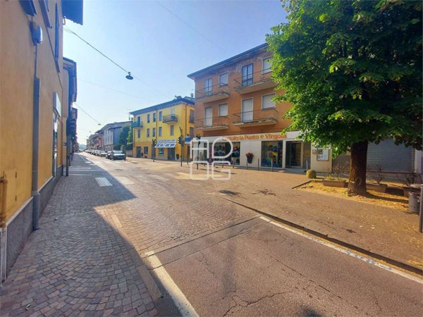 appartamento in vendita a Lonato del Garda in zona Lido