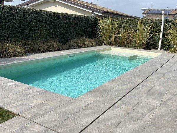casa indipendente in vendita a Lonato del Garda in zona Salera