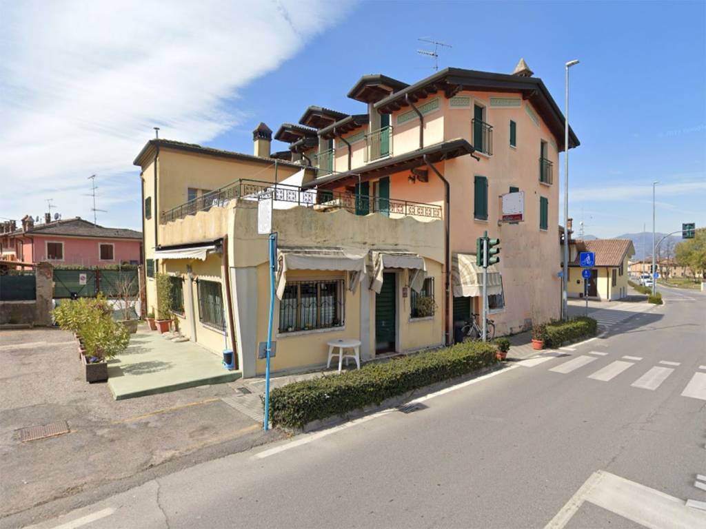 casale in vendita a Lonato del Garda in zona Sedena