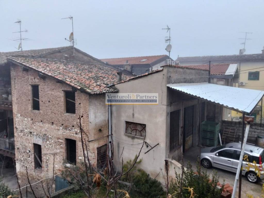 casa indipendente in vendita a Lonato del Garda in zona Lido
