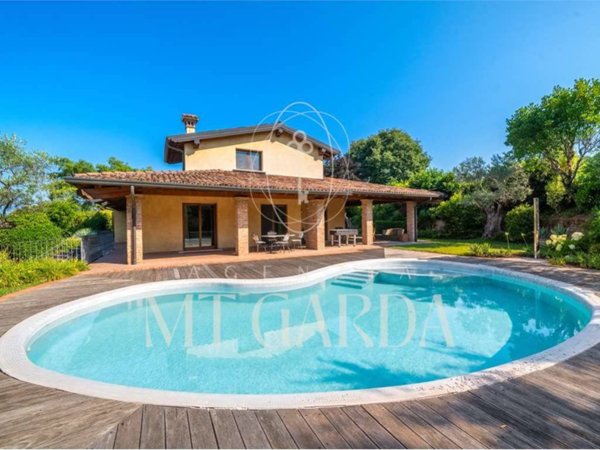 casa indipendente in vendita a Lonato del Garda