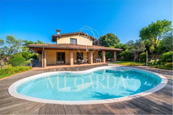casa indipendente in vendita a Lonato del Garda