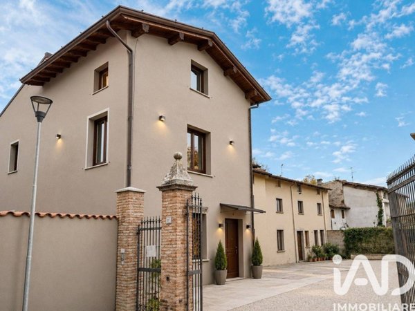 casa indipendente in vendita a Lonato del Garda