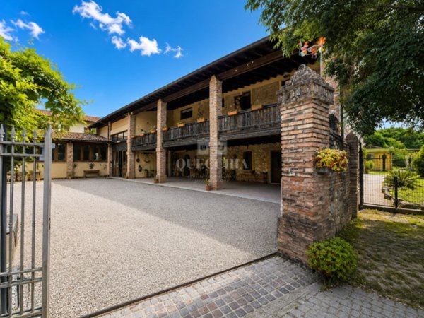 casa indipendente in vendita a Lonato del Garda