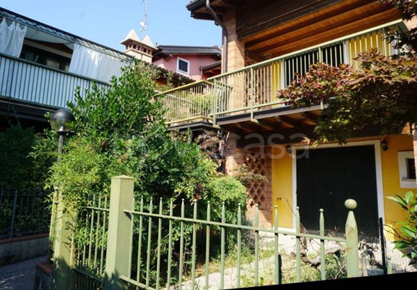 casa indipendente in vendita a Lonato del Garda in zona Malocco