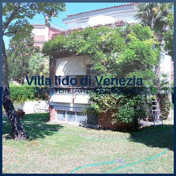 casa indipendente in vendita a Lonato del Garda in zona Lido