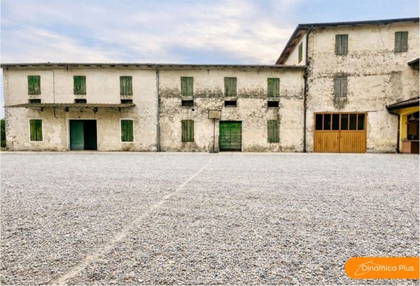 locale di sgombero in vendita a Lonato del Garda in zona San Polo