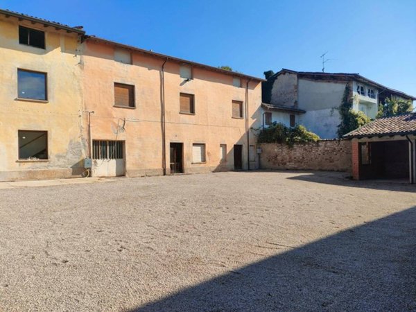 casale in vendita a Lonato del Garda