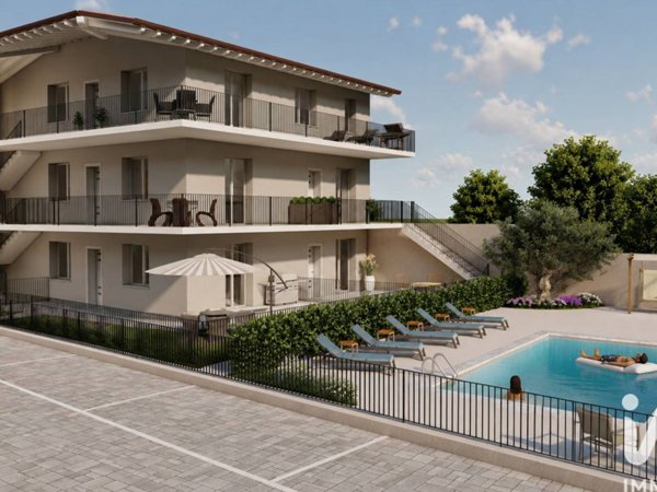 appartamento in vendita a Lonato del Garda in zona Castel Venzago