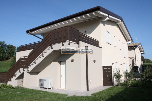 casa indipendente in vendita a Lonato del Garda