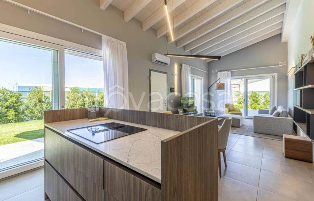 casa indipendente in vendita a Lonato del Garda in zona Lido