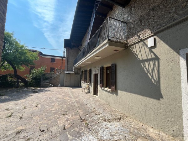appartamento in vendita a Lonato del Garda in zona Lido