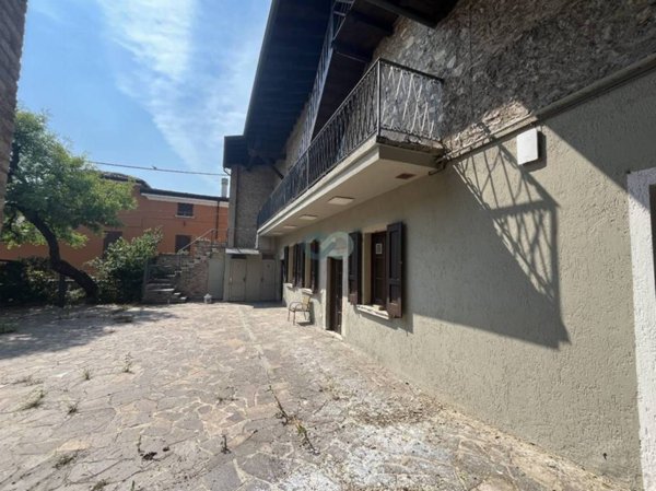 casa indipendente in vendita a Lonato del Garda in zona Lido