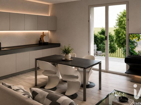 appartamento in vendita a Lonato del Garda in zona Castel Venzago