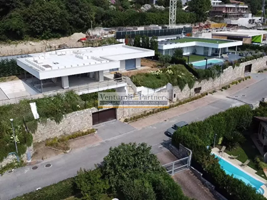 casa indipendente in vendita a Lonato del Garda in zona Barcuzzi