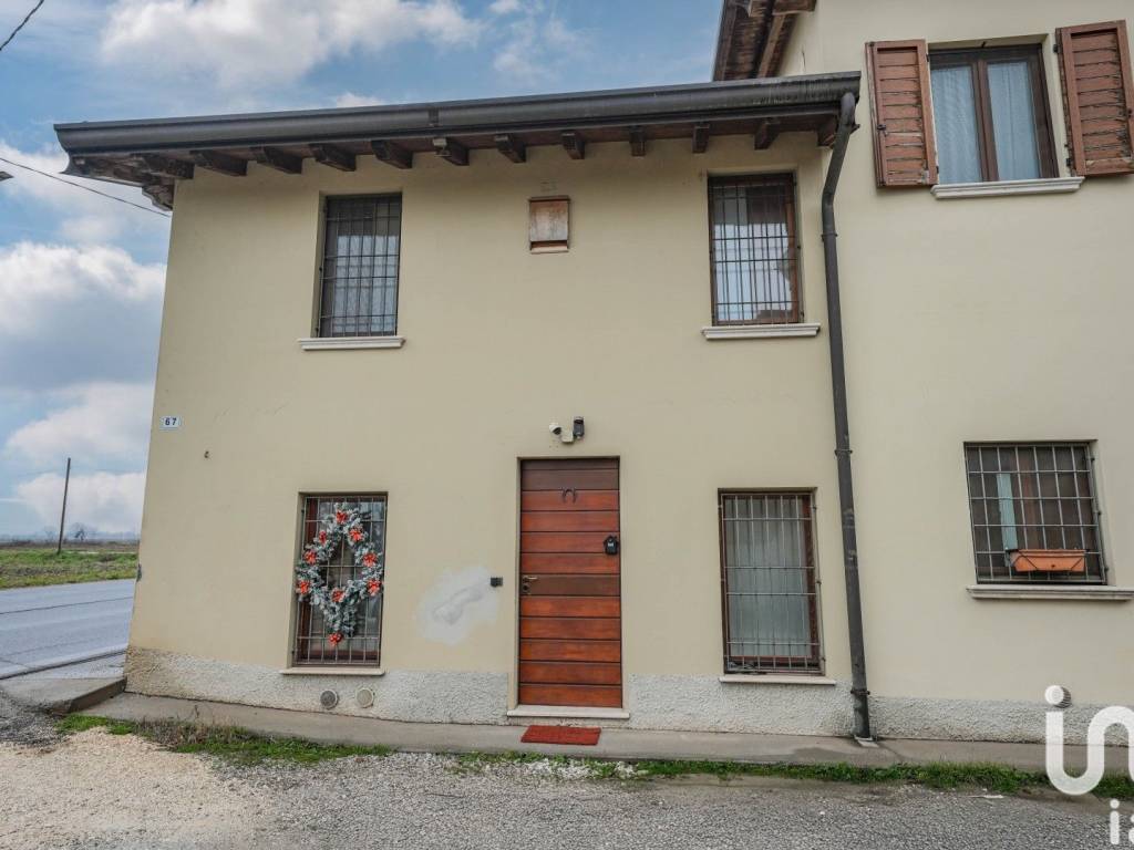 casa indipendente in vendita a Lonato del Garda in zona Cominello