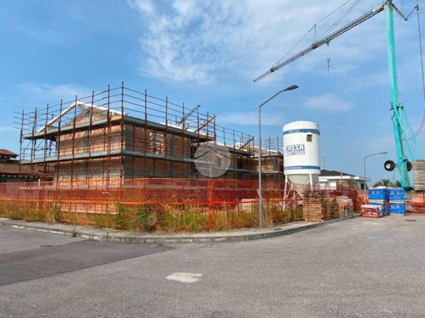 casa indipendente in vendita a Lonato del Garda in zona Esenta