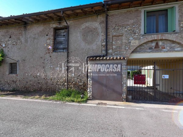 appartamento in vendita a Lonato del Garda in zona Cominello