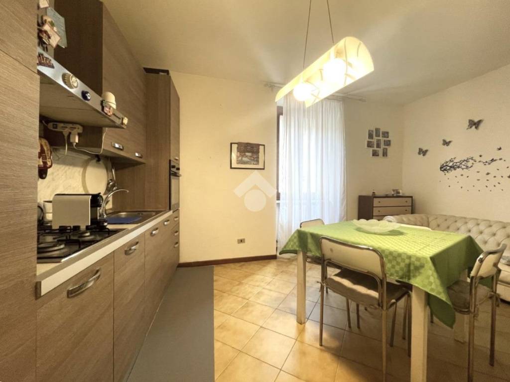 appartamento in vendita a Lonato del Garda in zona Lido