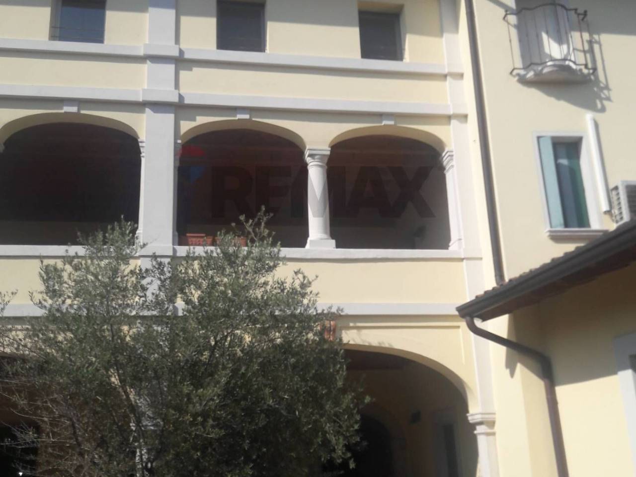 appartamento in vendita a Lonato del Garda in zona Esenta