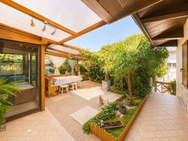 casa indipendente in vendita a Lonato del Garda in zona Brodena