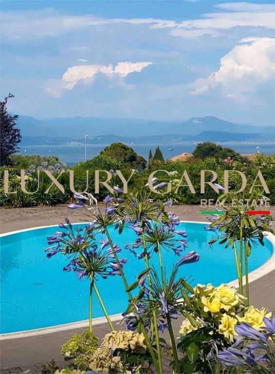 casa indipendente in vendita a Lonato del Garda in zona Barcuzzi