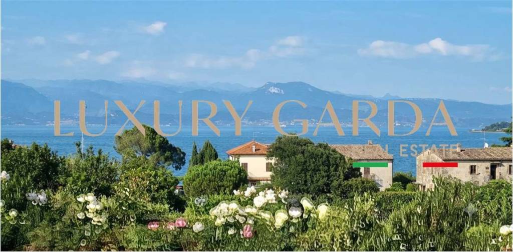 casa indipendente in vendita a Lonato del Garda in zona Barcuzzi
