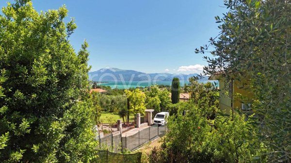 casa indipendente in vendita a Lonato del Garda in zona Barcuzzi
