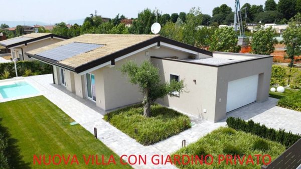 casa indipendente in vendita a Lonato del Garda