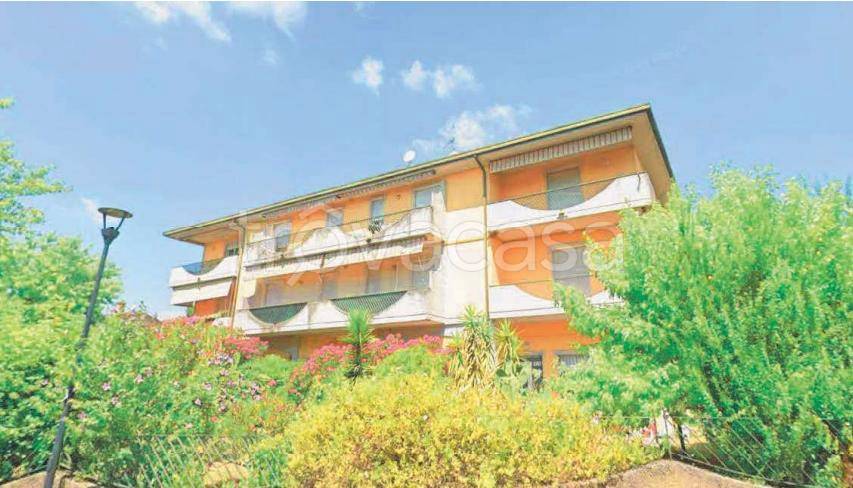 appartamento in vendita a Lonato del Garda in zona Lido