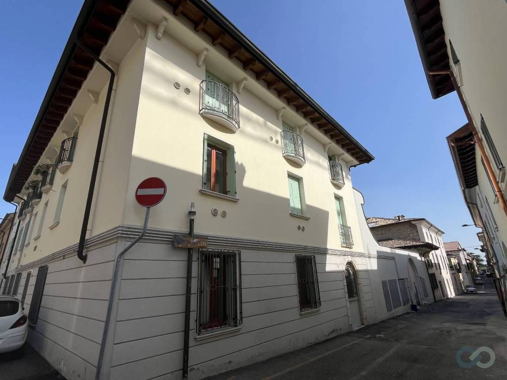 appartamento in vendita a Lonato del Garda in zona Lido