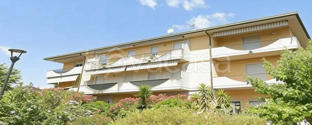 appartamento in vendita a Lonato del Garda in zona Lido