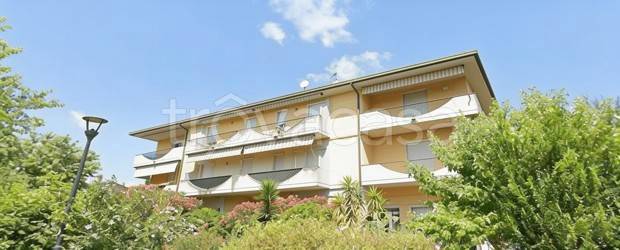 appartamento in vendita a Lonato del Garda in zona Lido