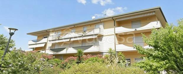 appartamento in vendita a Lonato del Garda in zona Lido