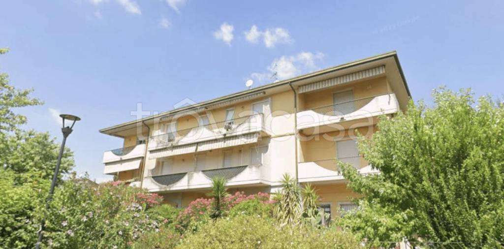 appartamento in vendita a Lonato del Garda in zona Lido