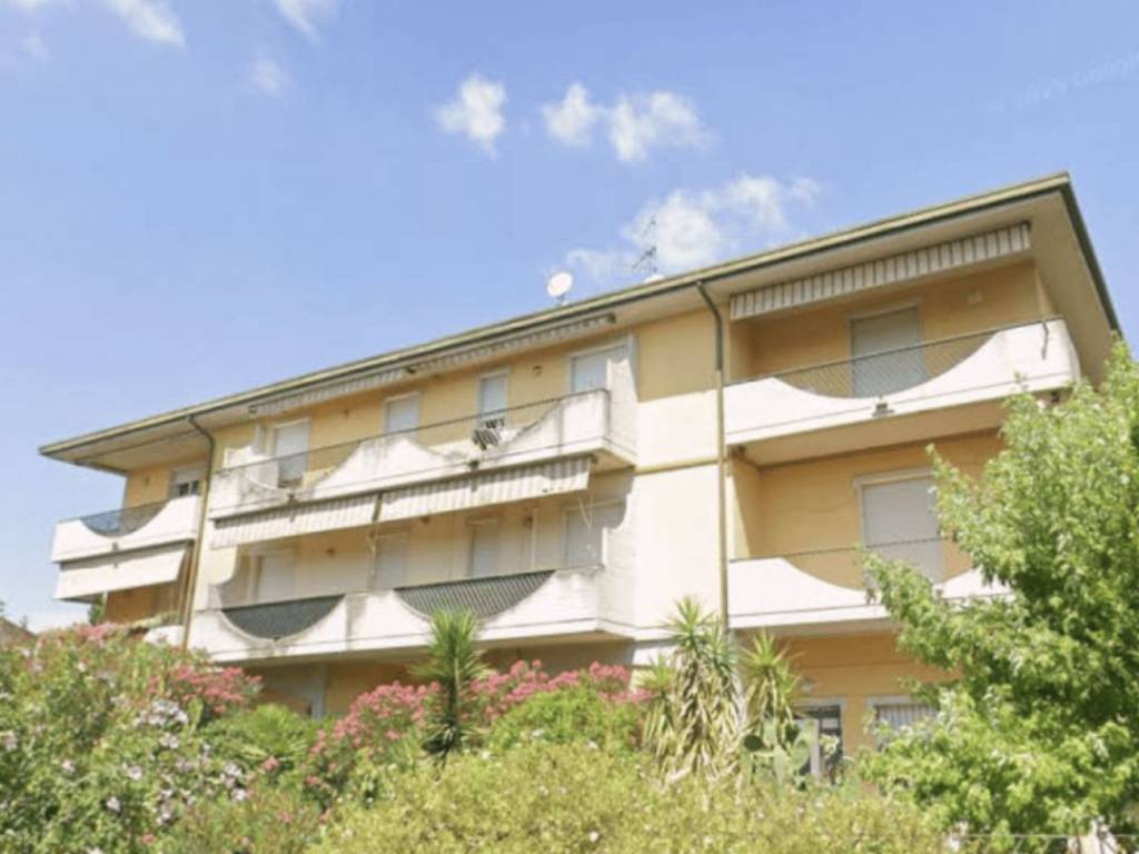 appartamento in vendita a Lonato del Garda in zona Lido