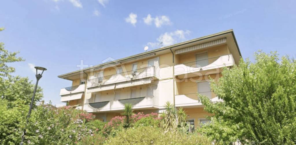 appartamento in vendita a Lonato del Garda in zona Lido